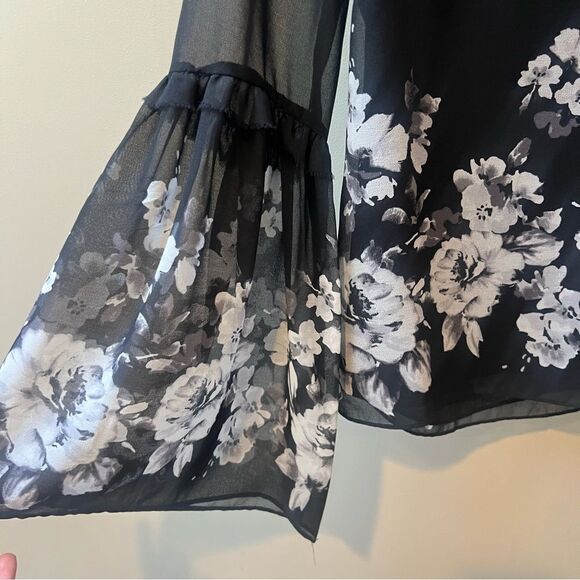 White House Black Market Black and White Floral Choker Blouse - Picture 7 of 9